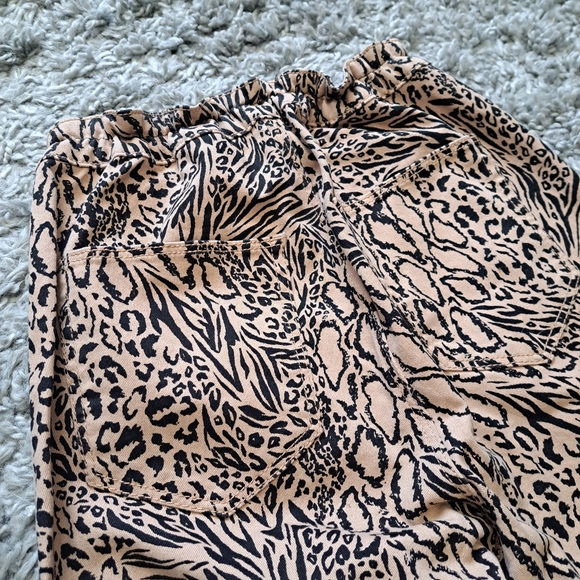Divided | Tan & black cheetah print skinny women' Jean with stretchy waist - Picture 8 of 11